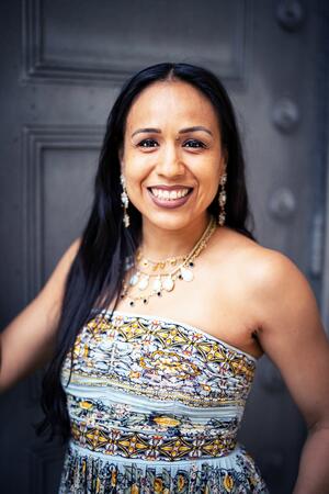 Gina Garcia Picture (Woman, Long black hair, Strapless dress)